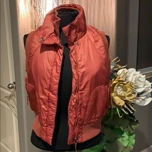 Super cute cropped puffer Vest